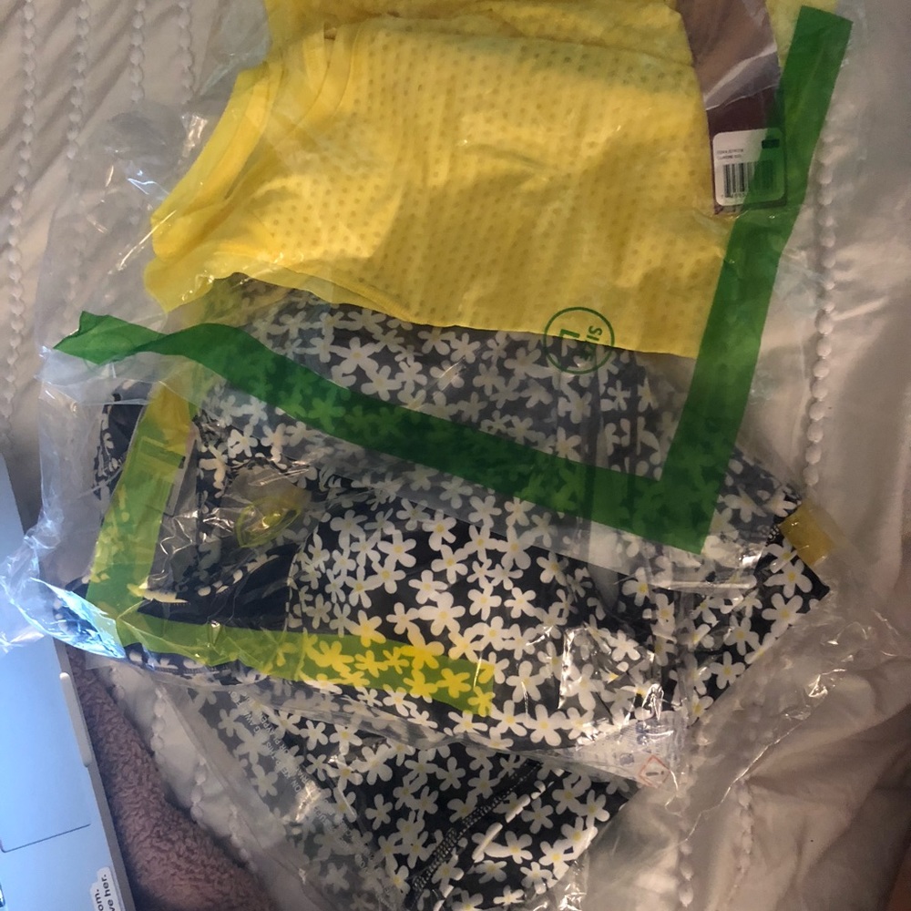 Ellie flower child workout set (top L bra M bottoms M)